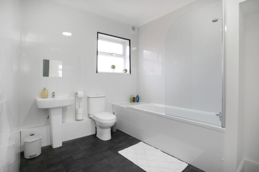 Cudworth House, Barnsley For Contractors & Families, Free Parking, High Speed Wifi Etc Villa Luaran gambar